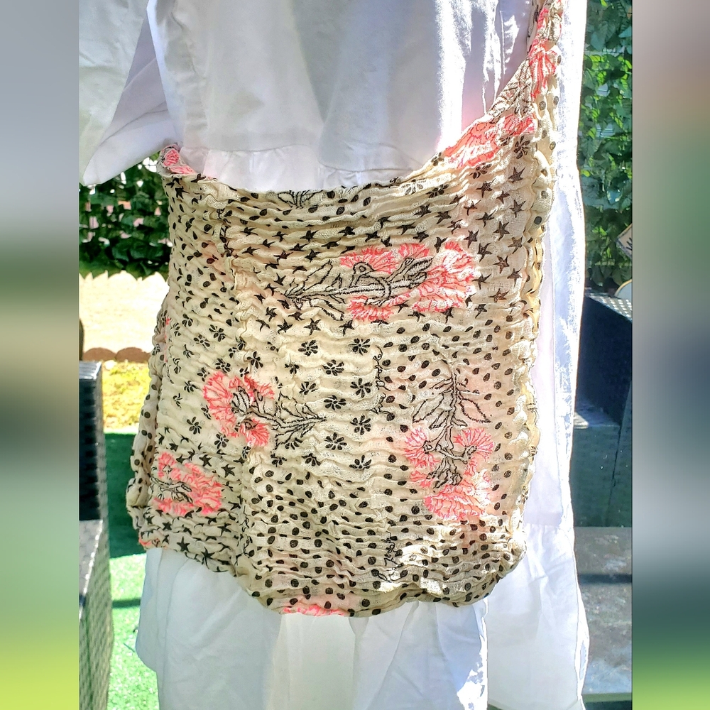 Free People Linen/cloth Carryall Bag With Pink‎ Accents - Picture 3 of 5